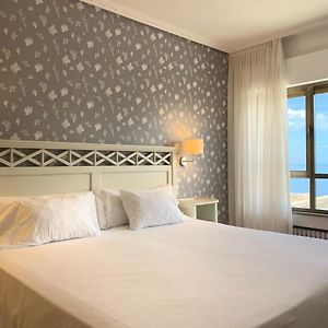 Hotel Playa De Los Locos
